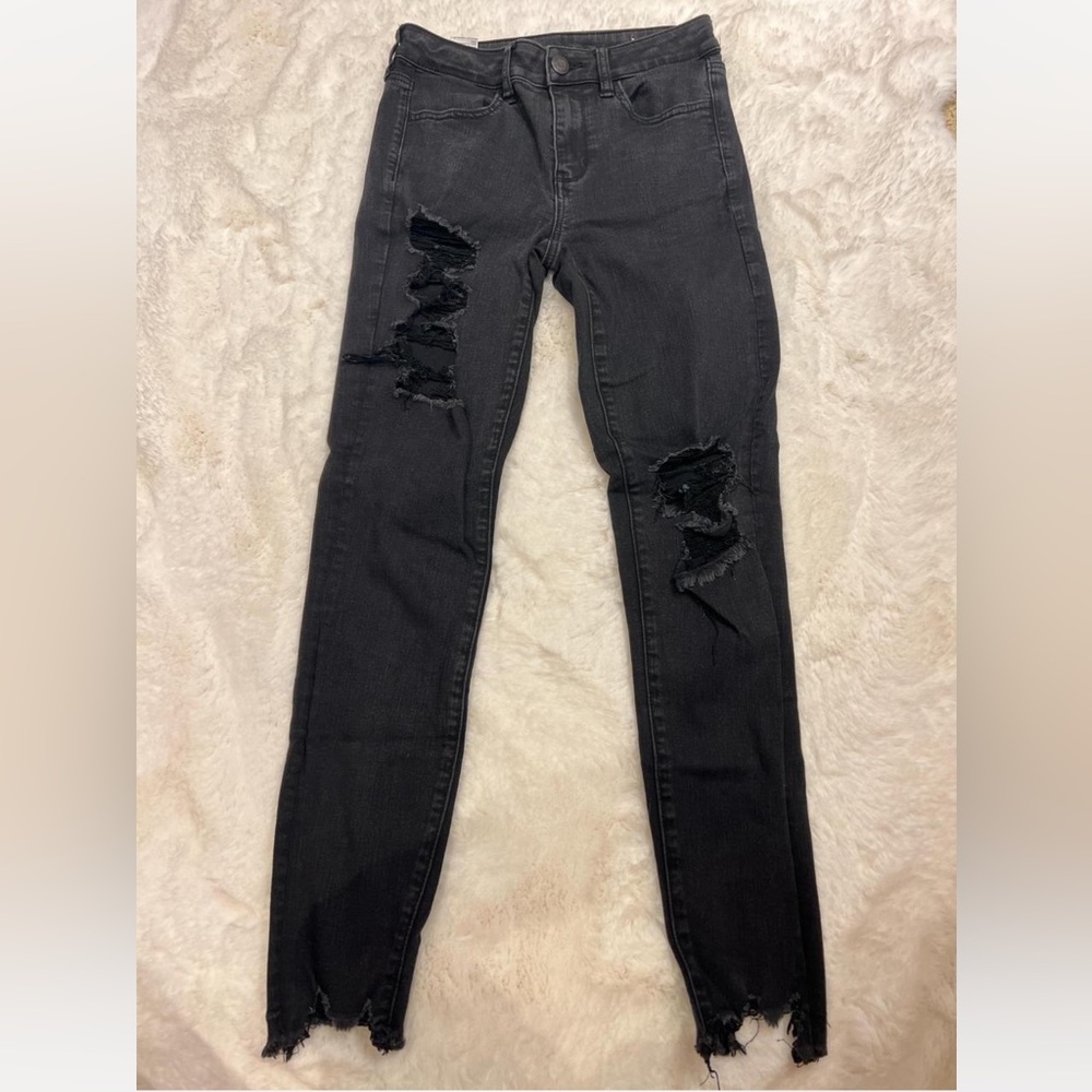 American Eagle
Black ripped jeans
